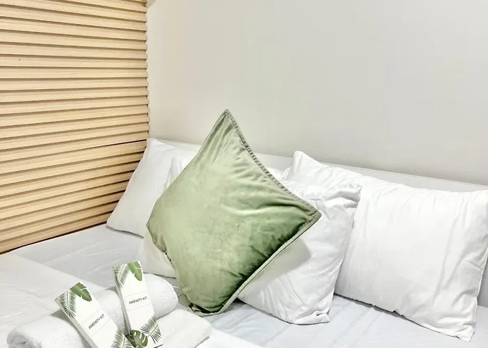 2 Bedroom Fully-furnished Good For 5-6pax By Gerra At Urban Deca Homes Banilad 3*
