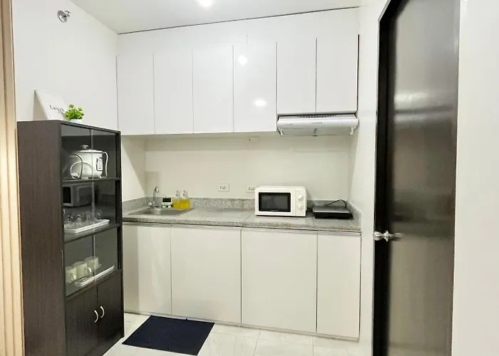 2 Bedroom Fully-furnished Good For 5-6pax By Gerra At Urban Deca Homes Banilad 3*