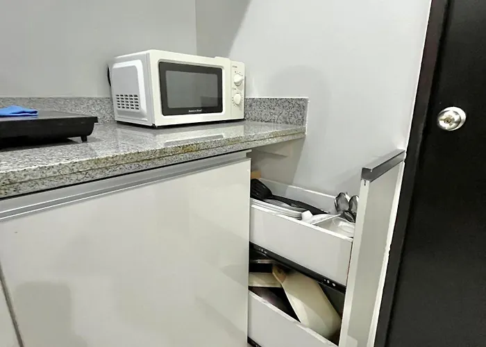 아파트호텔 2 Bedroom Fully-furnished Good For 5-6pax By Gerra At Urban Deca Homes Banilad