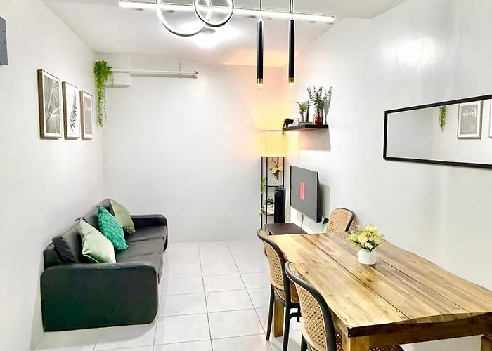 아파트호텔 2 Bedroom Fully-furnished Good For 5-6pax By Gerra At Urban Deca Homes Banilad 3*