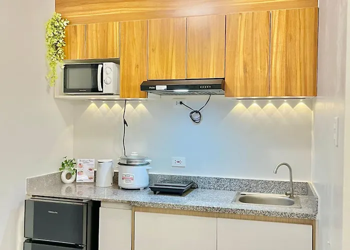 2 Bedroom Fully-furnished Good For 5-6pax By Gerra At Urban Deca Homes Banilad 3*