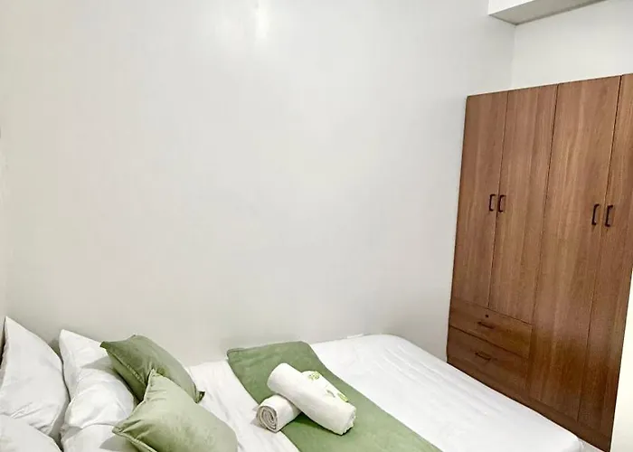 아파트호텔 2 Bedroom Fully-furnished Good For 5-6pax By Gerra At Urban Deca Homes Banilad 3*